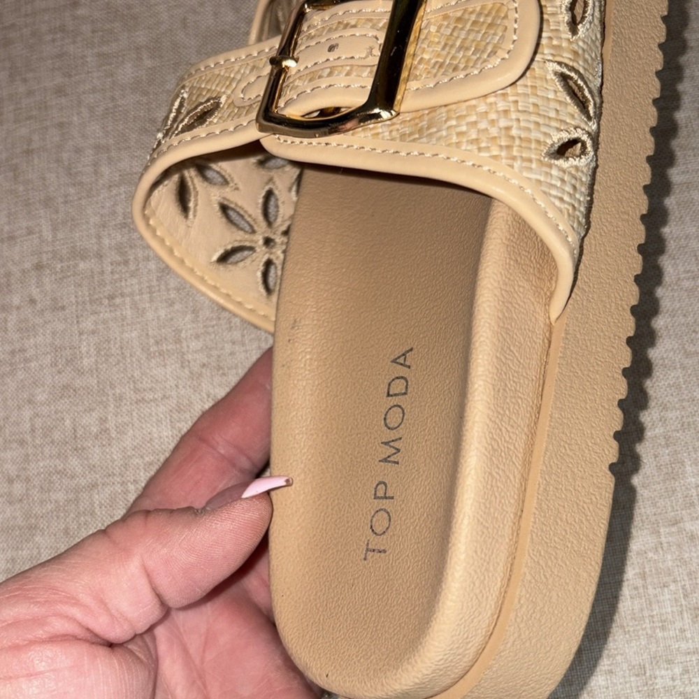 Beige Sandals with Buckle Straps - Picture 4 of 6
